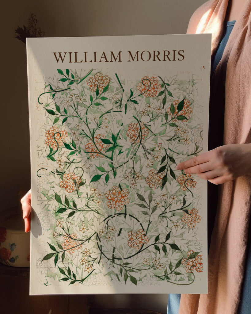 Floral botanical art print inspired by William Morris, showcasing intricate leaves and detailed flowers in a soft color palette. This poster captures the essence of the Arts and Crafts movement, ideal for elegant interior decor.